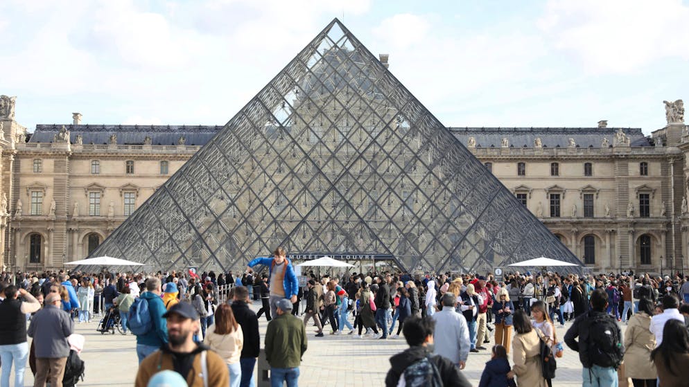 Parigi. Ecco chi è «Doudou Cross Bitume», uno dei sospettati del colpo al Louvre