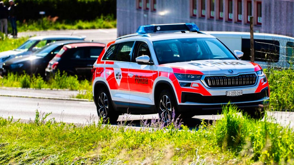 In Lodrino im Bezirk Riviera im Tessin verlor am Mittwoch ein Mann bei einem schweren Verkehrsunfall sein Leben. (Symbolbild)