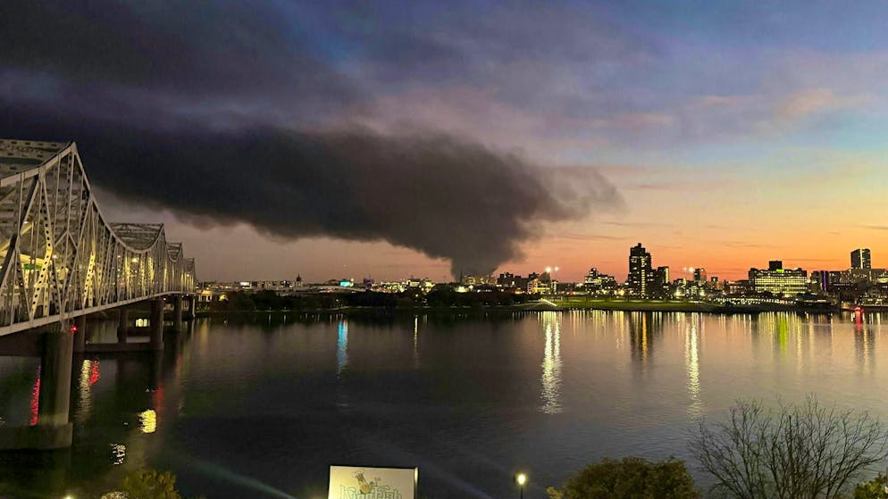 At least seven dead in plane crash in USA - Gallery. The column of smoke above the crash site could be seen for miles.