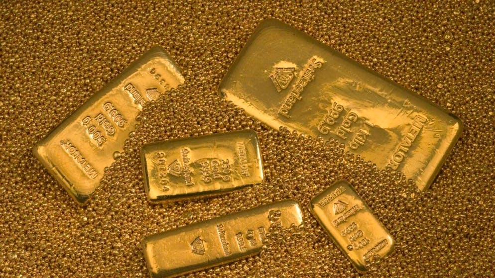 L'homme creusait dans son jardin pour y installer une piscine quand il est tombé sur le trésor. Comme il ne s'agit pas d'une découverte archéologique, il pourra en rester propriétaire. De quoi payer sa piscine (Photo d'illustration).