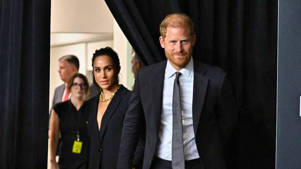 Tra umorismo, pub e coraggio. Il principe Harry rende omaggio al suo Paese: «Diverse cose ci rendono britannici e io le adoro»