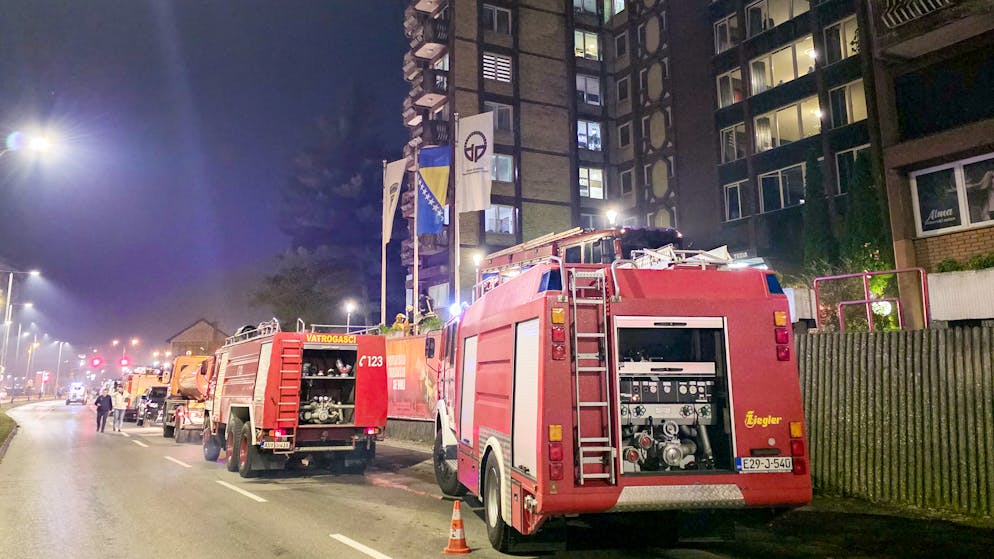 Dix personnes sont mortes et 20 ont été blessées dans l'incendie qui s'est déclaré mardi soir dans une maison de retraite de la ville de Tuzla.