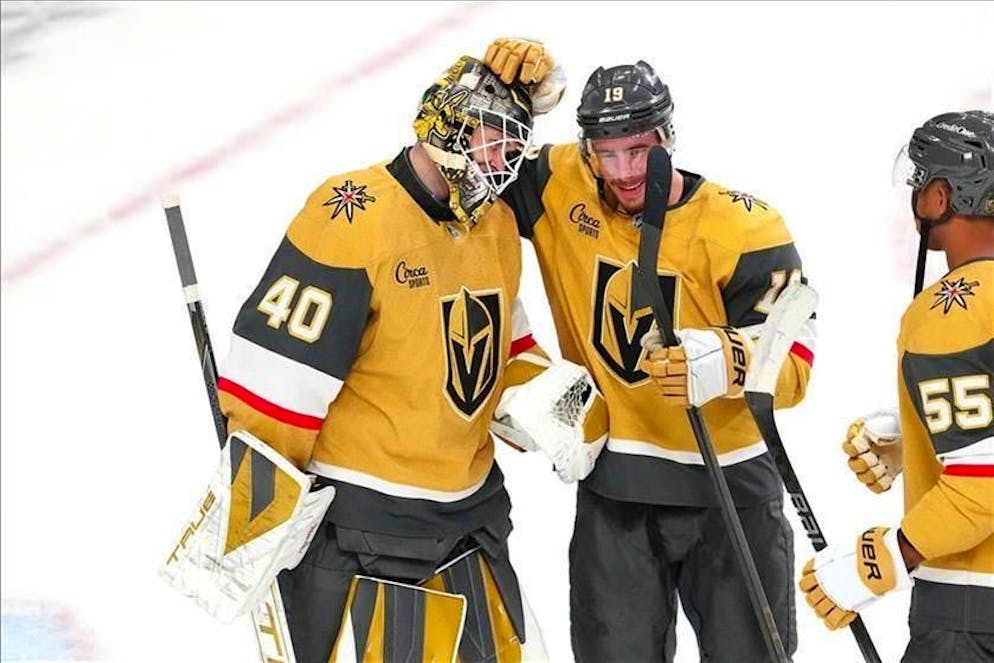 Akira Schmid e Reilly Smith