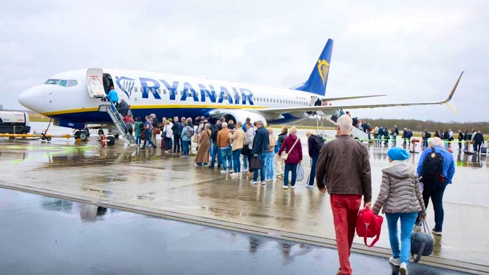 Ryanair has declared war on the printed boarding pass. Passengers are to use their smartphones and be forced to use the company's own app. (archive picture)