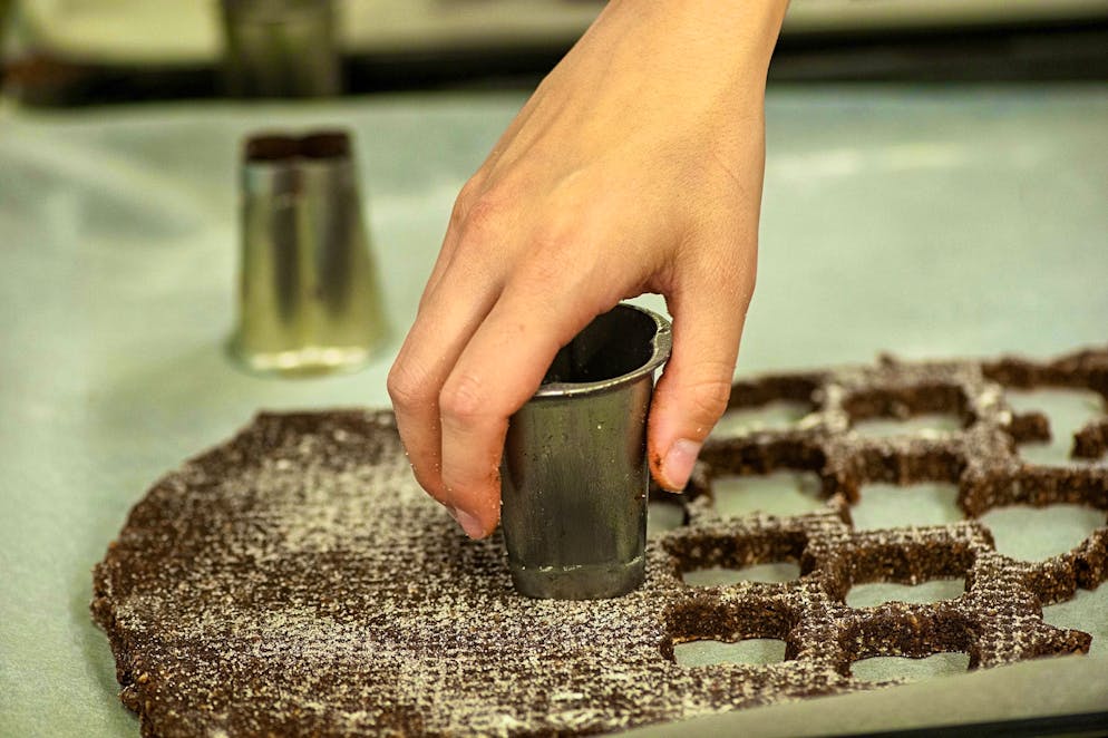 UBS Helpetica cuisson. Pendant la période précédant Noël, la boulangerie produit au total plus de 150 000 biscuits par an.