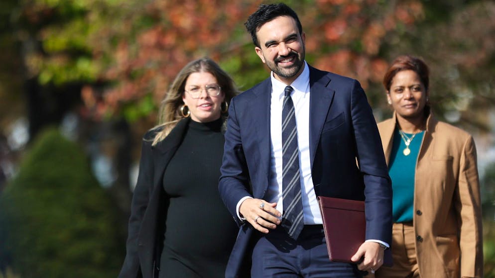 Stati Uniti. Il neo sindaco di New York Mamdani vuole assumere 200 legali per parare gli attacchi di Trump