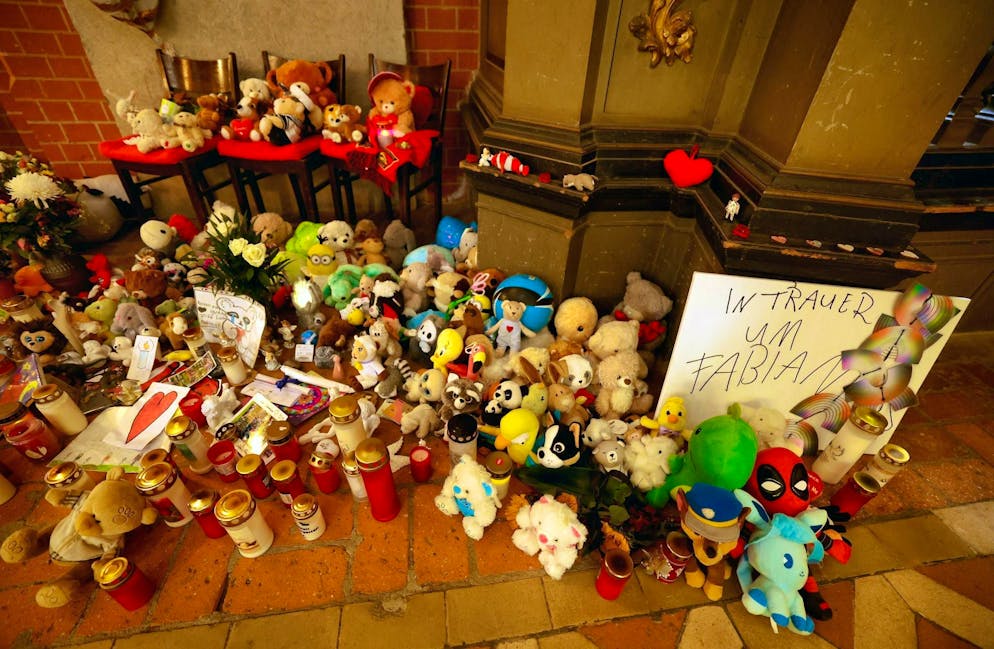 Police again searched properties in Reimershagen in connection with the violent death of eight-year-old Fabian.