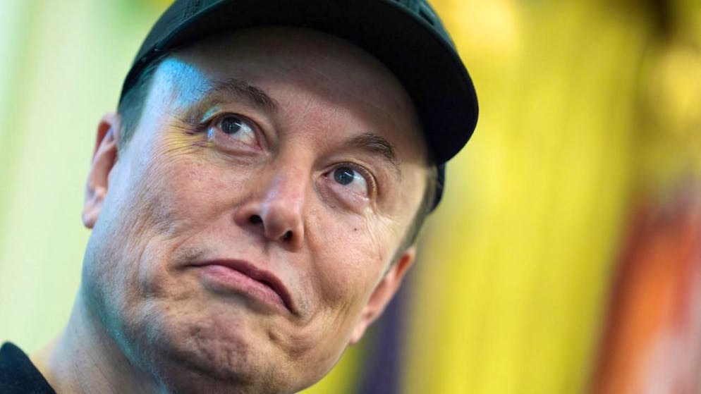 Der reichste Mensch der Welt könnte eine Billion Dollar reicher werden. Die Tesla-Aktionäre stimmten für einen beispiellosen Vergütungsplan für Elon Musk. (Archivbild)