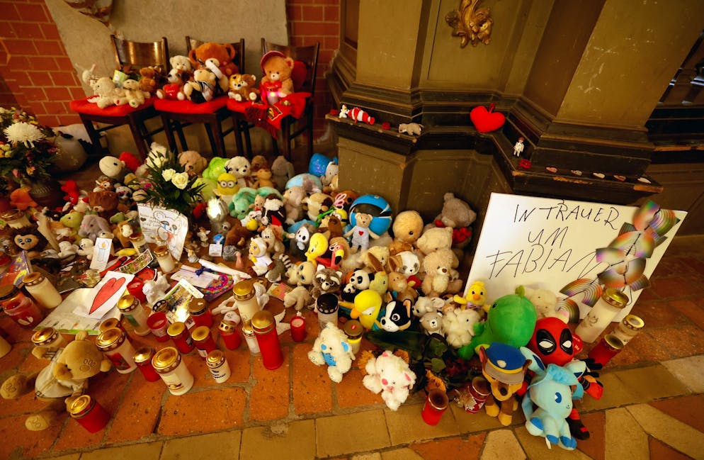 Die Polizei durchsuchte im Zusammenhang mit dem gewaltsamen Tod des achtjährigen Fabians erneut Objekte in Reimershagen.