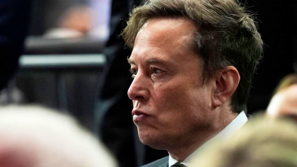 Elon Musk ist der mit Abstand reichste Mensch der Welt. Nun könnte er die Aussicht auf ein riesiges neues Aktienpaket bekommen. Die Zustimmung der Aktionäre ist jedoch nicht garantiert. (Archivbild)