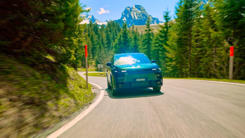 Beim Range Extender treibt nur der Elektromotor die Räder an, deshalb fährt sich der Leapmotor C10 immer wie ein E-Auto.