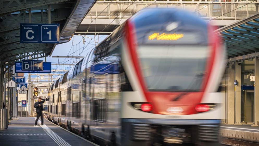 En Suisse romande, les nouvelles rames commandées par les CFF circuleront sur les lignes du RER Vaud et la ligne Martigny–Annemasse. Sur la photo, la gare de Renens (archives).