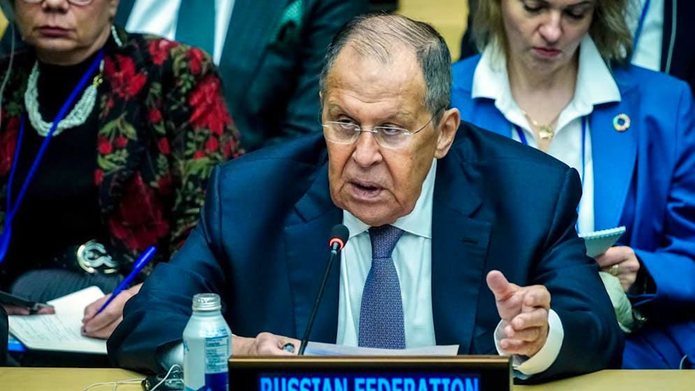 dpatopbilder - ARCHIV - Sergei Lawrow, Außenminister von Russland, spricht beim G20 Außenminister-Treffem am Rande der Generaldebatte der UN-Vollversammlung im Beisein des deutschen Außenministers. Foto: Kay Nietfeld/dpa
