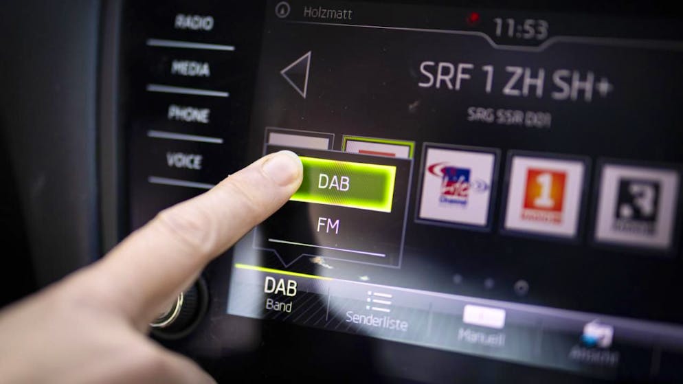 Im Parlament regt sich Widerstand gegen die geplante Abschaltung von Radioempfang per UKW-Sender. (Archivbild)