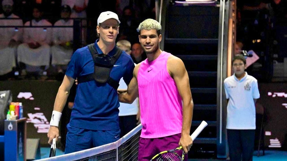 One of the two will end the year as number 1: Jannik Sinner (left) and Carlos Alcaraz