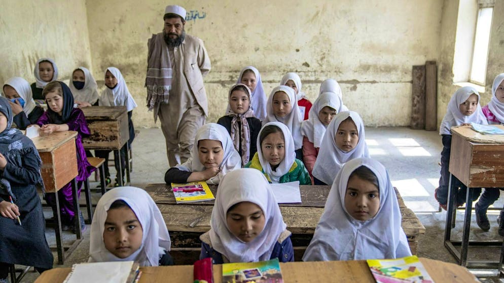 Un'immagine dell'anno 2023. Le ragazze in Afghanistan possono andare a scuola solo fino alla sesta classe.