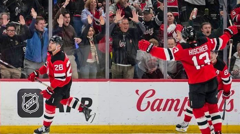 NHL. Decima vittoria stagionale per i Devils contro i Canadiens