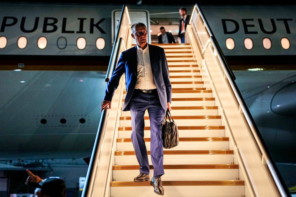 Bundeskanzler Merz landet in Belem zur Weltklimakonferenz COP30