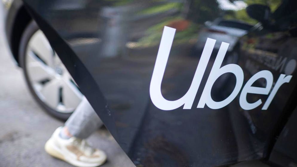 L'uomo ha commesso i fatti di notte con la sua auto privata nella città di Zurigo, come autista di Uber o del concorrente Bolt, o spacciandosi per un autista legato a questi due servizi di trasporto (immagine simbolica)