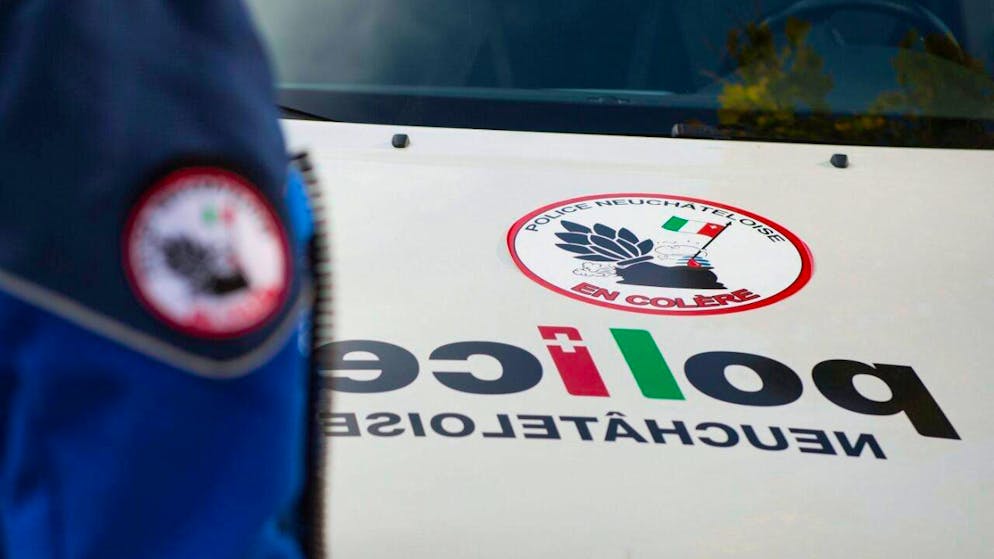 Beim Raubüberfall in Le Locle NE wurden Edelmetalle gestohlen. Ein Angestellter wurde verletzt. (Archivbild)