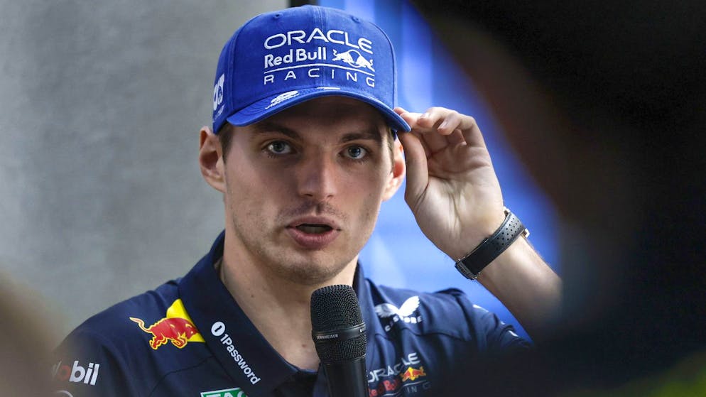 Max Verstappen ist mit seinem Boliden nicht zufrieden.