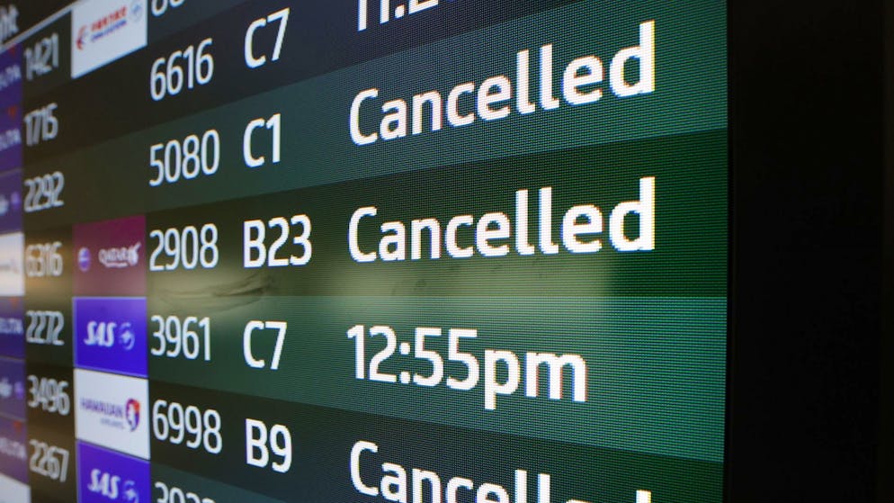 Il 4% del traffico aereo. Caos negli USA, oltre 800 voli cancellati per lo shutdown