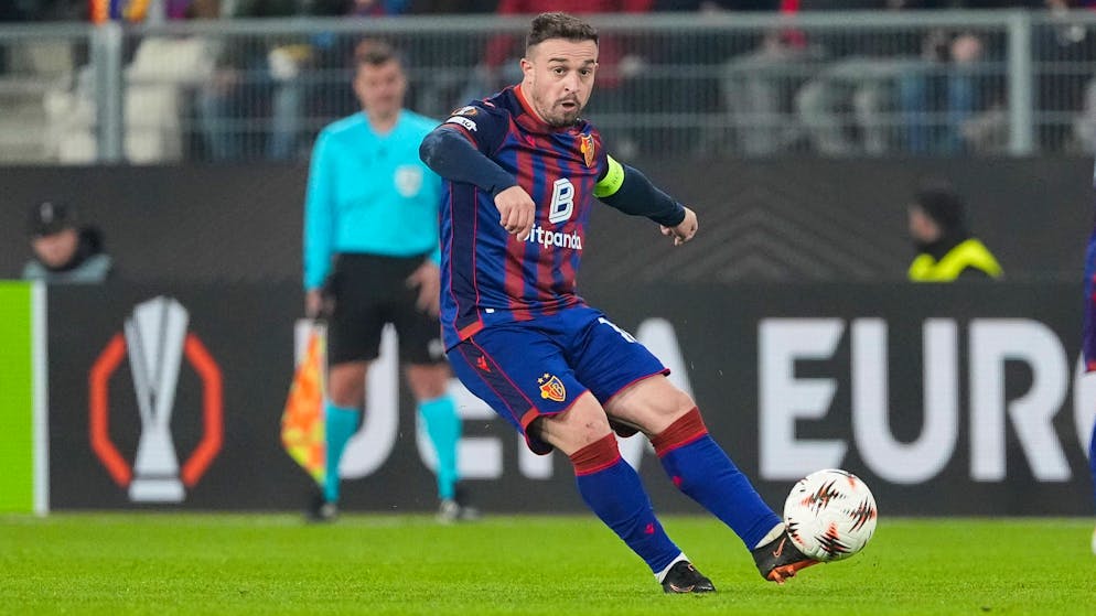 FCB star with a gala performance. Panenka penalty and no-look goal: Xherdan Shaqiri works his magic at St. Jakobpark