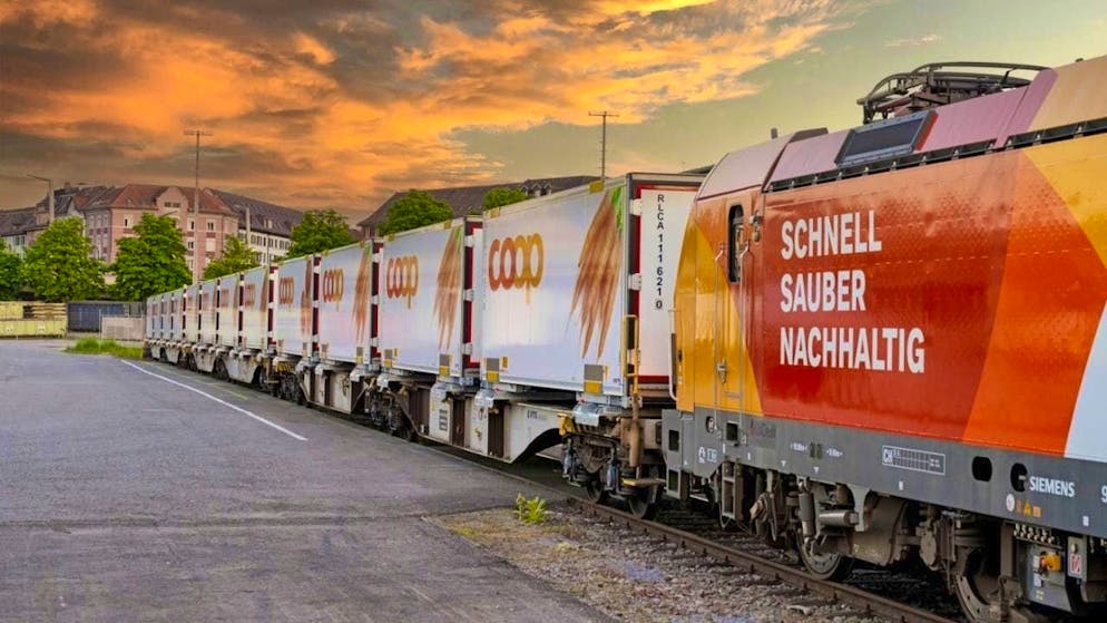 Coop is opening a new transhipment center in Zurich on Friday. From now on, goods will arrive there by train from the regional distribution center in Aargau. (archive picture)