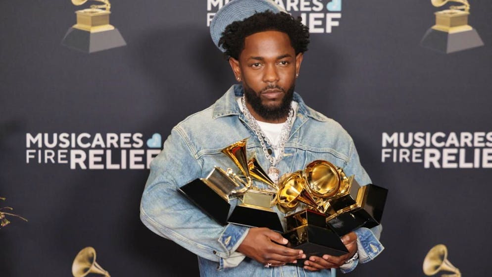 Récompensé cinq fois aux Grammy Awards cette année, Kendrick Lamar peut faire encore mieux l'an prochain. L'artiste est en effet nominé neuf fois pour l'édition 2026 qui se déroulera le 1er février à Los Angeles.