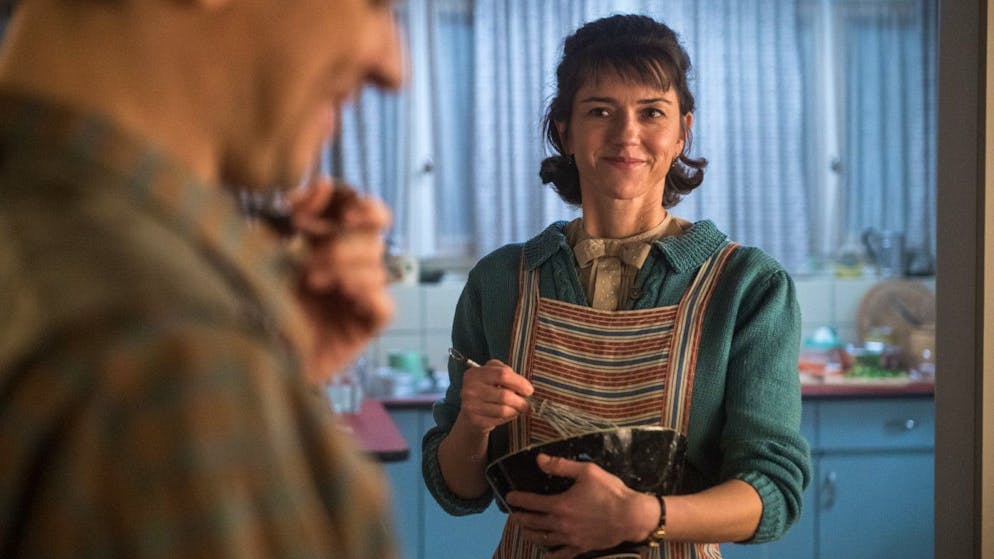 Sarah Spale als Schweizer Koch-Ikone. «Alle kennen Betty Bossi, aber niemand weiss, wer wirklich dahinter steckt»