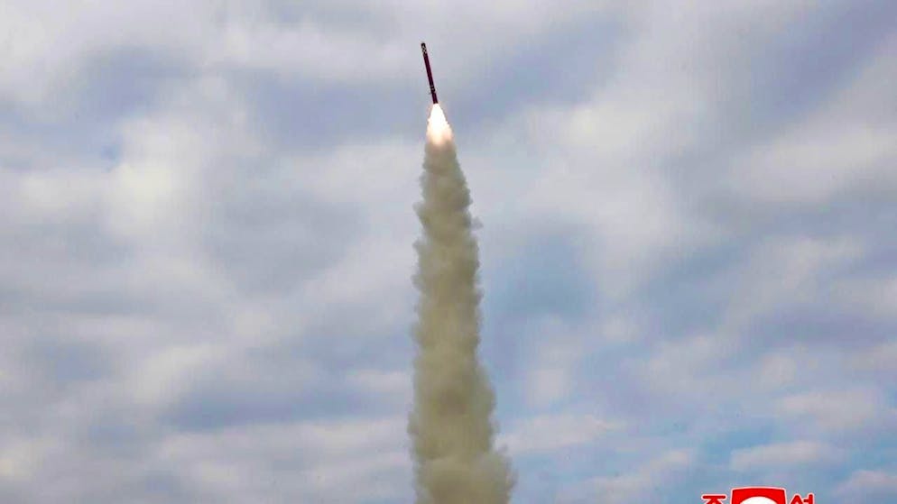 HANDOUT - This image provided by North Korea's state news agency KCNA on Oct. 29, 2025 shows a test launch of strategic cruise missiles at sea, according to KCNA. Photo: Uncredited/KCNA via YNA/dpa - ATTENTION: For editorial use only and only with full citation of the above credit