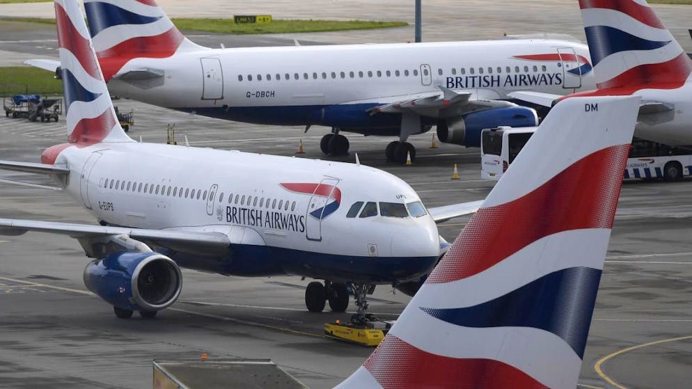 Der Flugkonzern IAG mit den Airlines British Airways und Iberia hat im dritten Quartal unter dem Strich weniger verdient. Der Reingewinn sank um 2,3 Prozent auf 1,4 Milliarden Euro. (Archivbild)