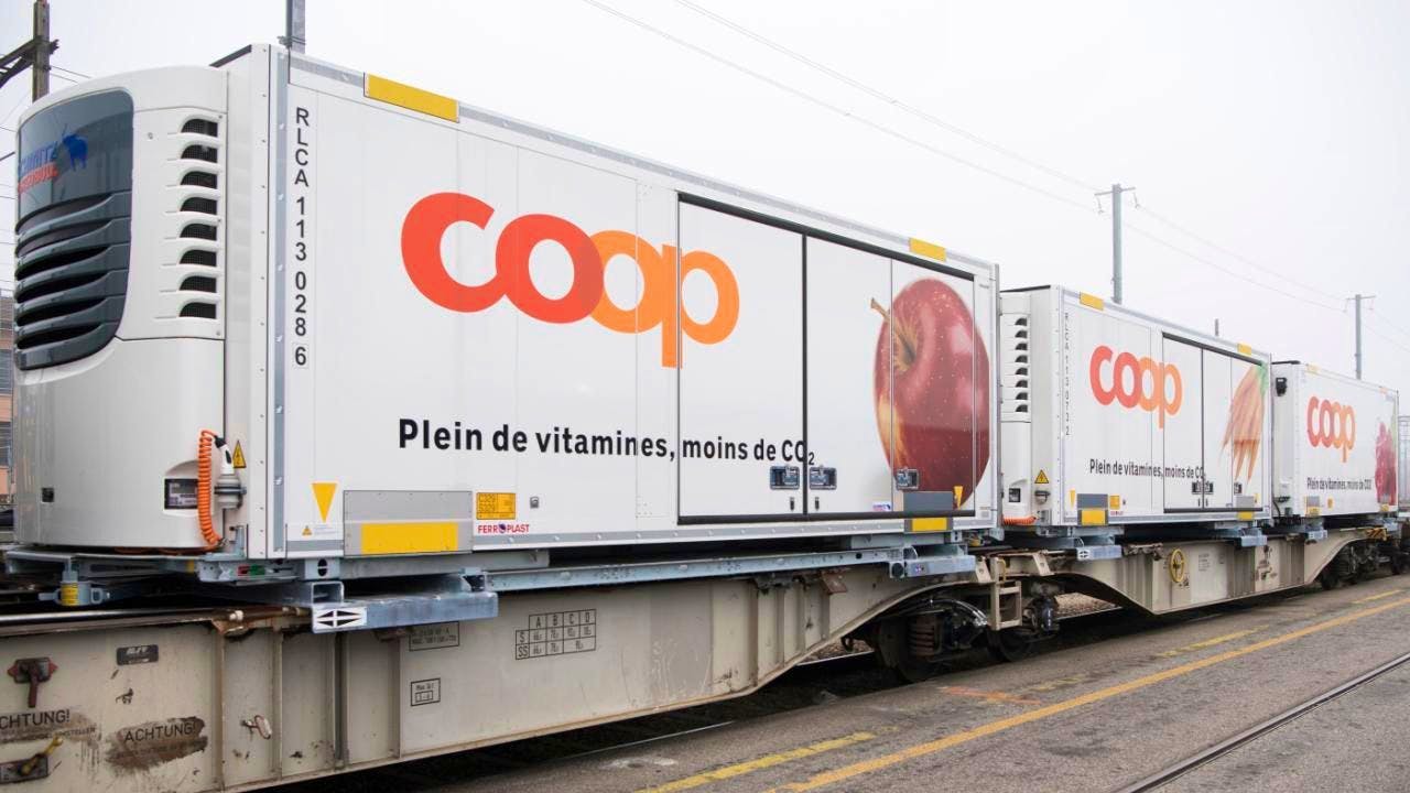 Retail trade. Coop now delivers goods to Zurich by rail
