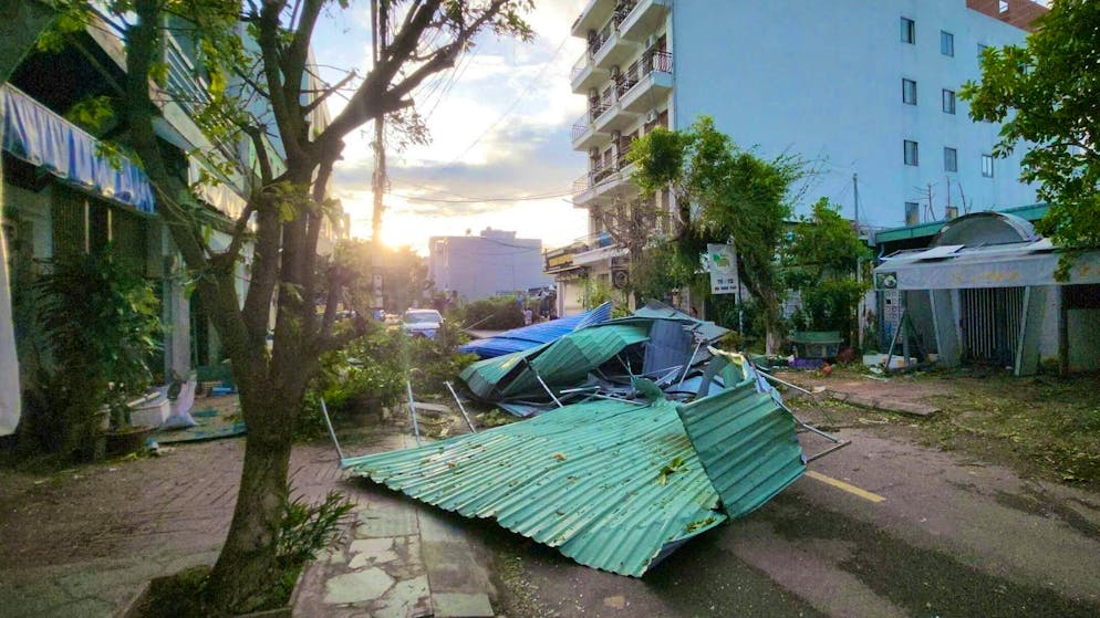 Severe typhoon hits Vietnam - chaos in the Philippines - Gallery. Meteorologists in Vietnam predicted further heavy rainfall.