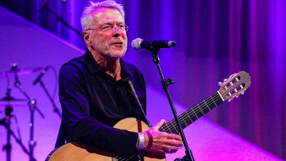 Record for Reinhard Mey thanks to Haftbefehl documentary. Reinhard Mey's song was released in 1970. (archive picture)