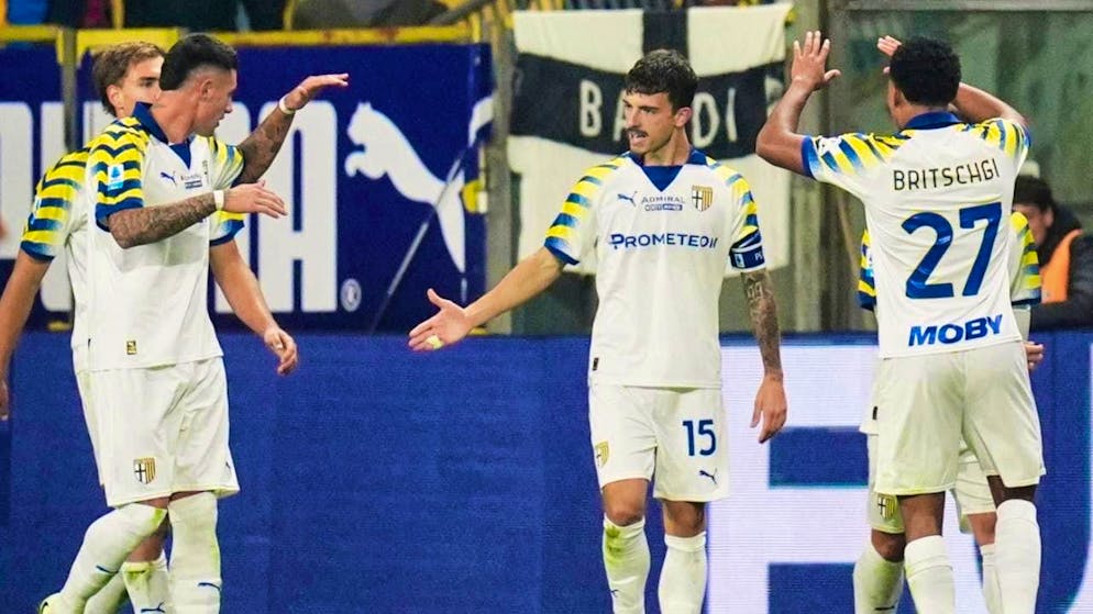 Enrico Del Prato (15) scored for Parma after Sascha Britschgi's cross to make it 2-2
