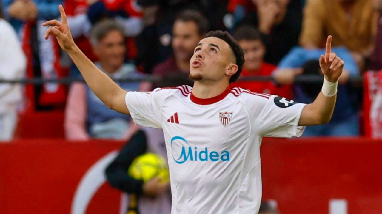 Spain. Vargas shoots Sevilla to victory