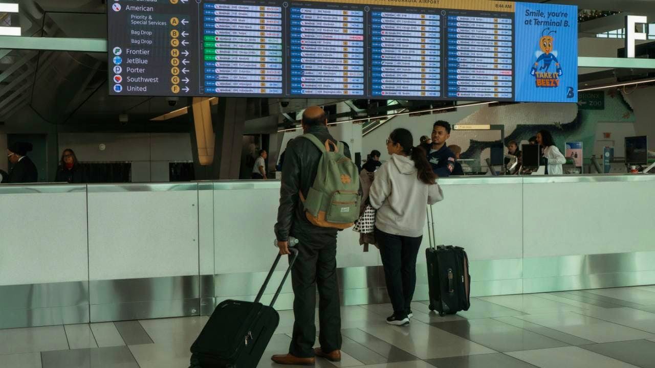 Germany. Longest shutdown in US history slows down air traffic