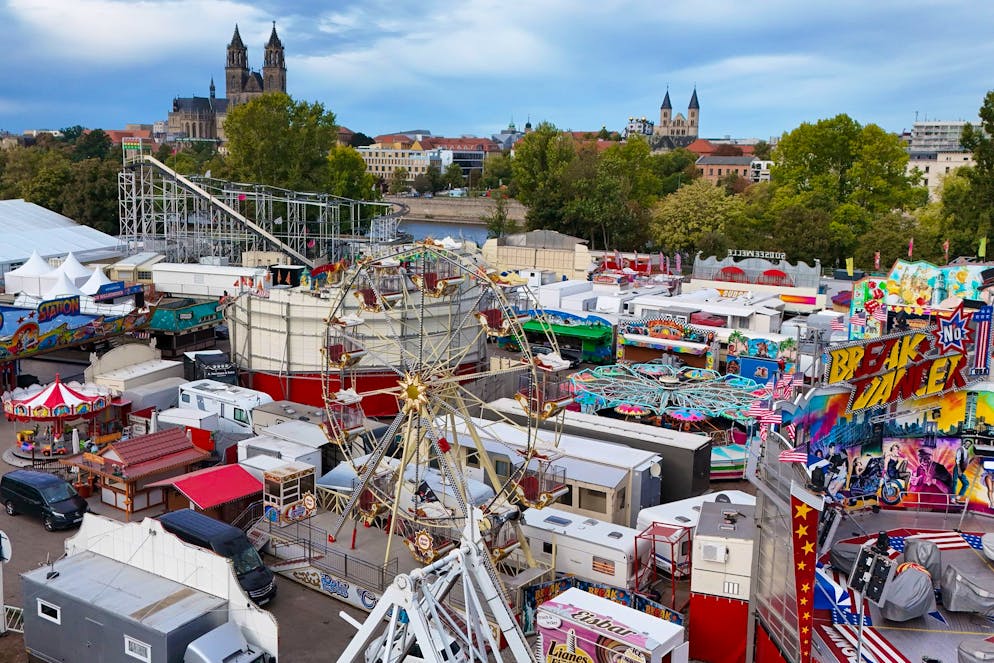 Cette année, 460 manèges et stands étaient présents.