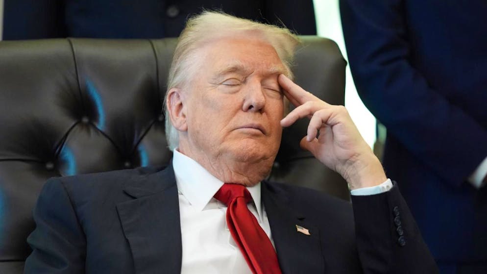 Democratici e oppositori deridono il presidente degli Stati Uniti Donald Trump, dopo che si è addormentato durante una conferenza stampa nello Studio Ovale. (Foto archivio)
