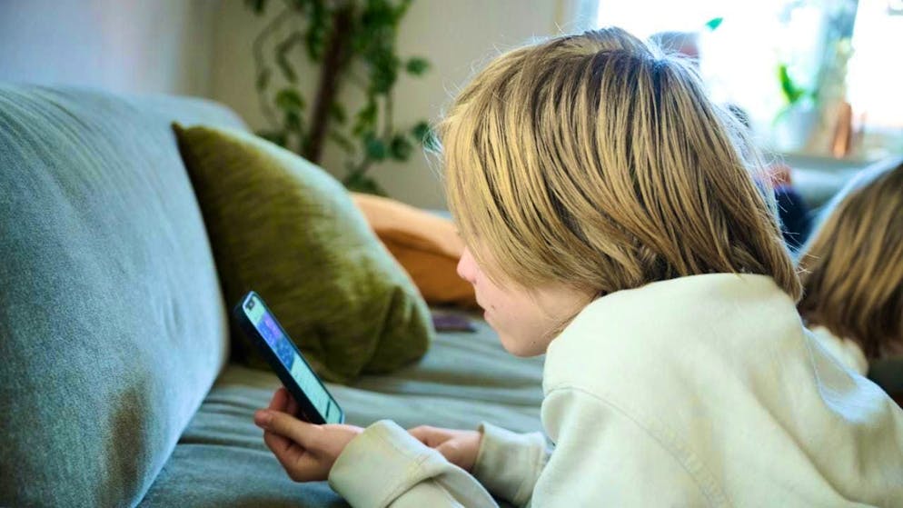 Young people in Denmark should not be allowed to use social networks until they are 15. (symbolic image)