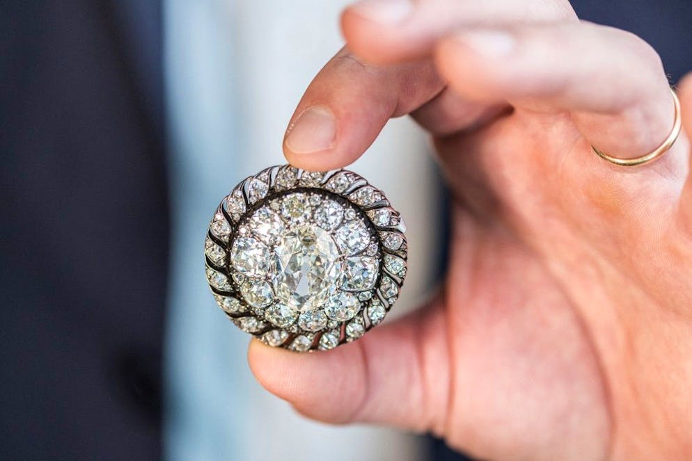 Cette pièce unique fut créée pour Napoléon vers 1810, «probablement pour orner son bicorne lors d'occasions spéciales», précise la maison de vente.