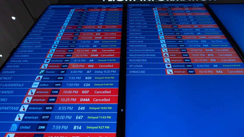 USA under Donald Trump. Many delays in air traffic +++ Trump wants to hear 