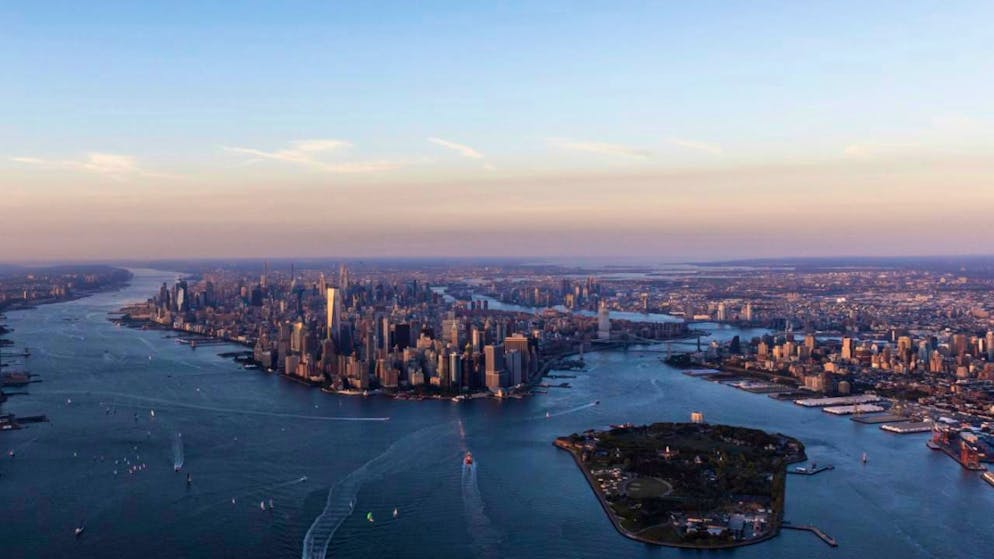 Stati Uniti. In vendita la casa d'infanzia di Trump a New York, ecco a quanto