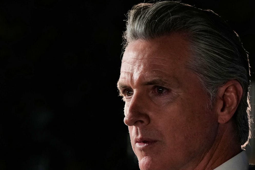 Avec son allure hollywoodienne, Gavin Newsom s'est imposé comme l'un des leaders de l'opposition démocrate, dénonçant en particulier une dérive autoritaire du pouvoir de l'administration Trump (archives).