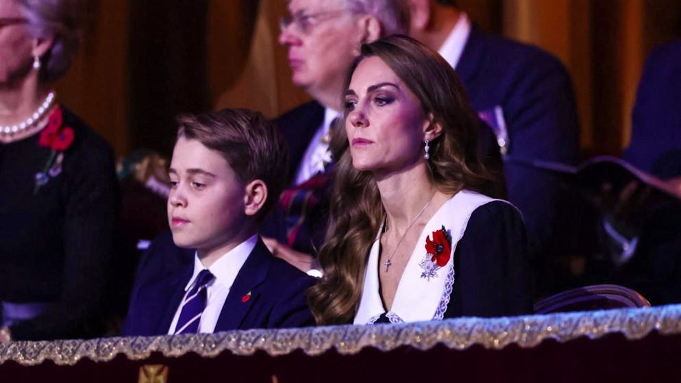 Une première pour lui. Le prince George à une soirée de commémoration