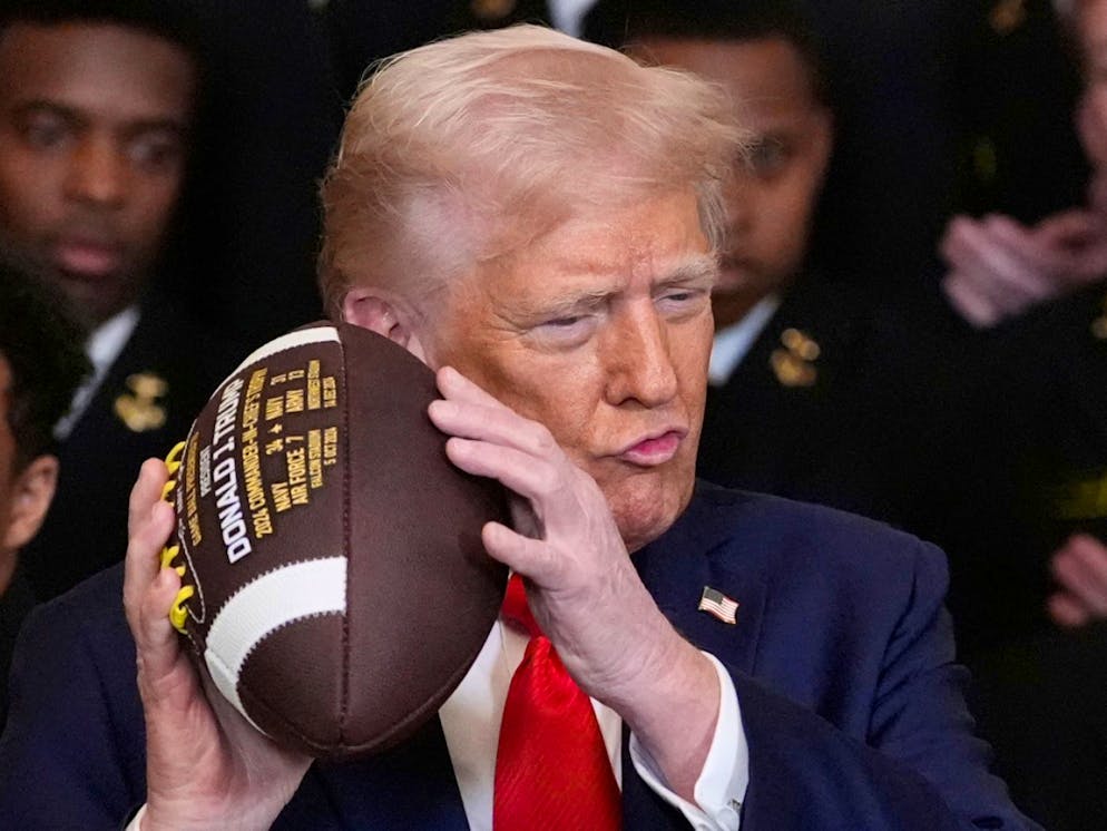 US-Präsident Donald Trump will offenbar unbedingt, dass das neue Stadion in Washington D. C. seinen Namen trägt.