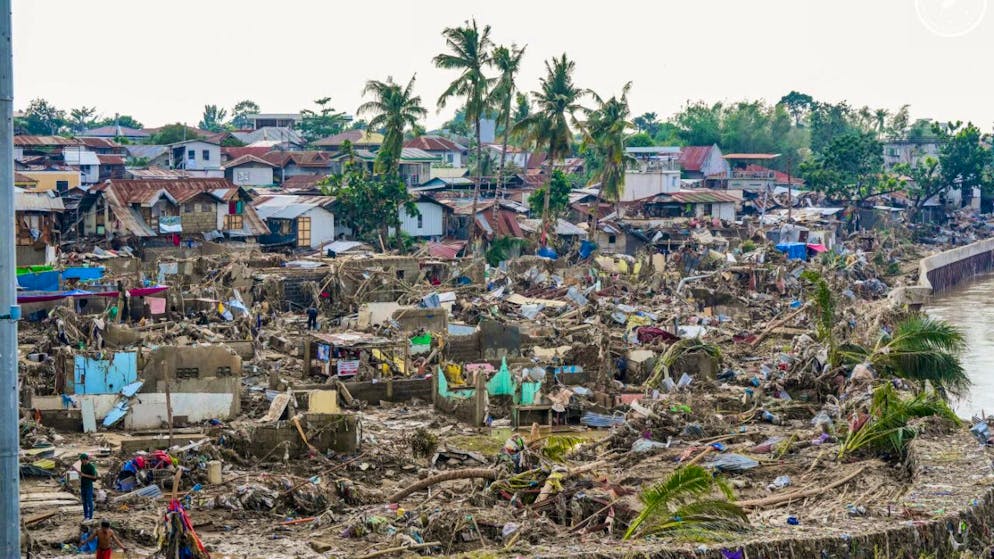 Alors que les Philippes se relèvent péniblement du passage du typhon Kalmaegi (photo), elles font face à l'arrivée d'un nouveau super-typhon.