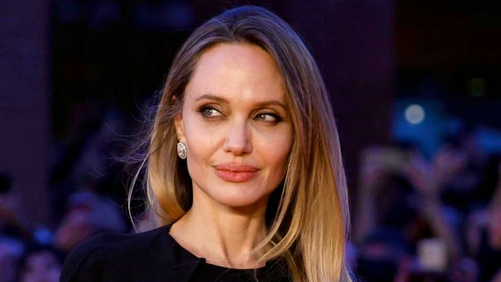 Legacy of War Foundation. Angelina Jolie visita l'Ucraina: «Un drone russo ci è passato sopra la testa»