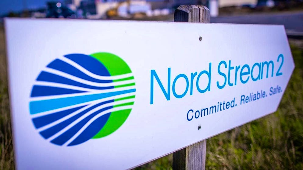 ARCHIVE - A signpost stands in front of the natural gas receiving station of the Nord Stream 2 Baltic Sea pipeline in Lubmin, Western Pomerania. Photo: Jens Büttner/dpa-Zentralbild/dpa